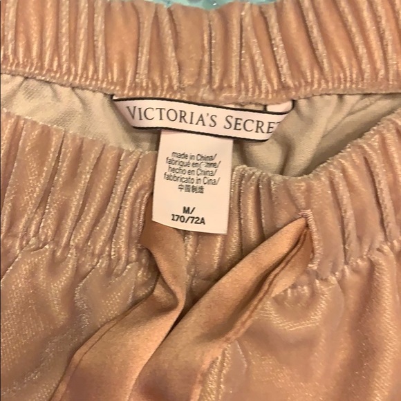 Victoria Secret Plush Shorts Sz M - Picture 2 of 3